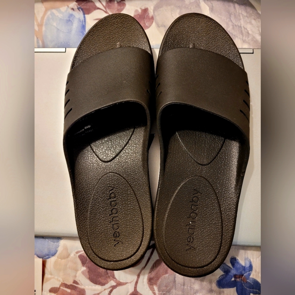 Yeah Baby Sandals Womens Size 8 Cloud 9 Slip On Spa Flats Slide Gray/Green
